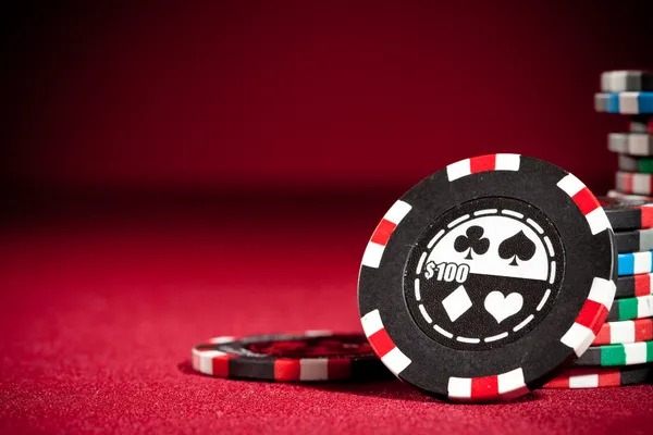 Poker Indonesia table interface on liga365 showing player positions and community cards